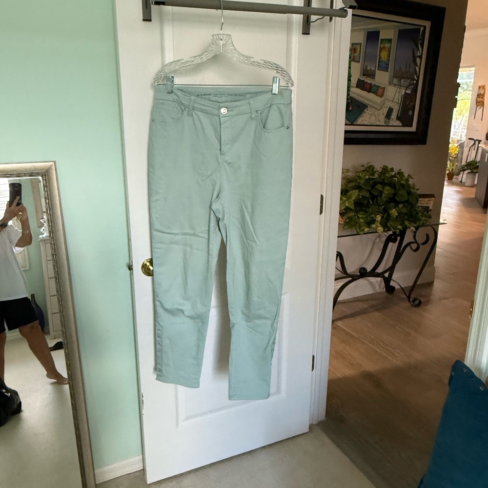 Chico's Soft Green Slim Leg Ankle Pants